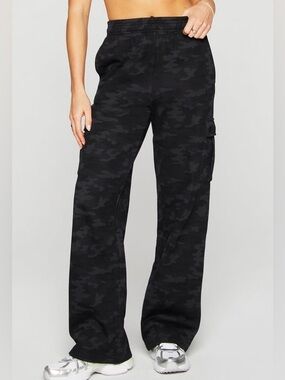 (S) fabletics cozy fleece Wide-Leg sweatpants